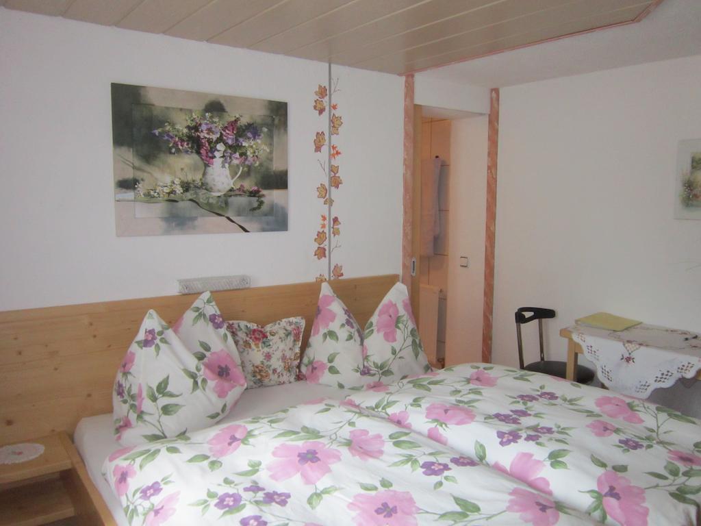 Bed and Breakfast Haus Jochum à Langen am Arlberg Chambre photo